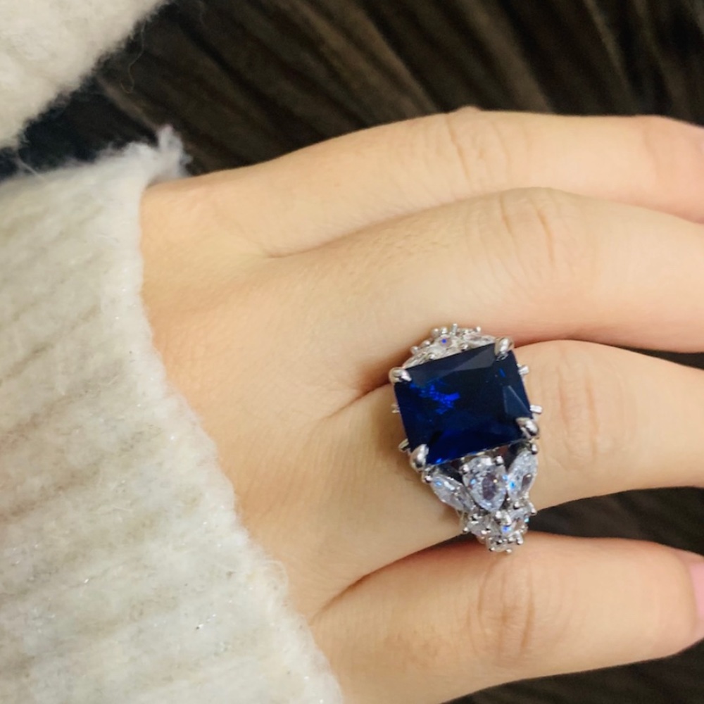 Italo Blue Sapphire Ring 3 Stone Ring Radiant Cut Engagement Ring